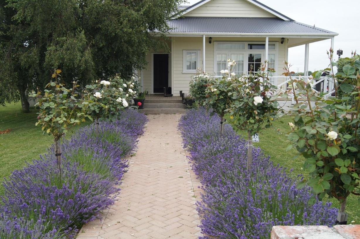 Oliver'S Farmstay Temuka ภายนอก รูปภาพ
